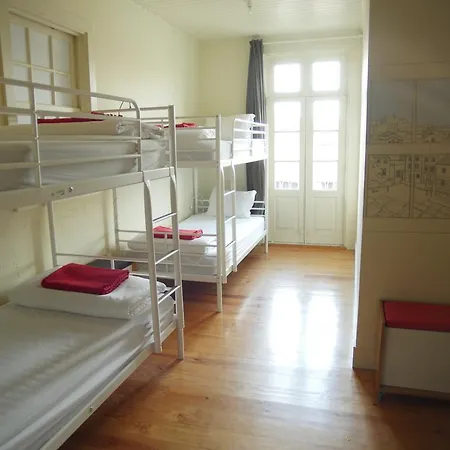 Хостел Santiago 31 Гимарайнш