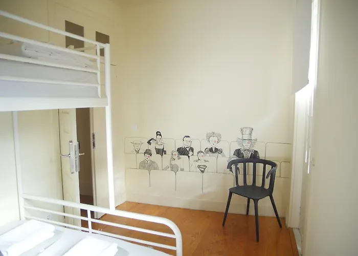 Santiago 31 ホステル ギマランイス