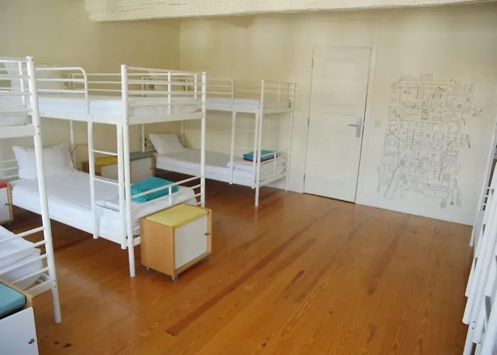 Santiago 31 ホステル ギマランイス